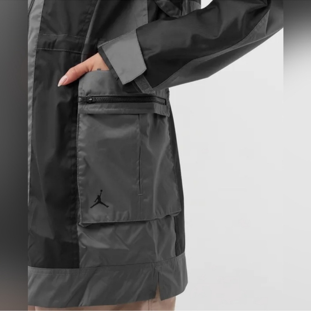 Jordan Women's Black and Gray Utility Jacket - Picture 8 of 13